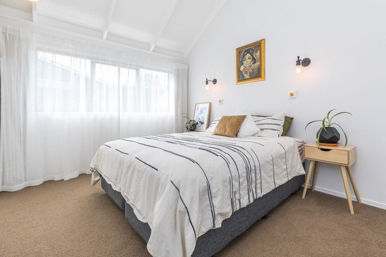 Photo of property in 18a Rosario Crescent, Red Beach, 0932