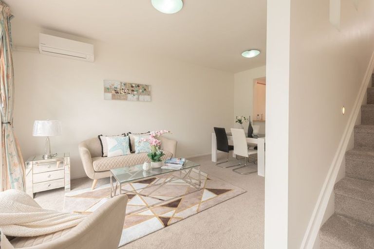 Photo of property in 88/2 Armoy Drive, East Tamaki, Auckland, 2016