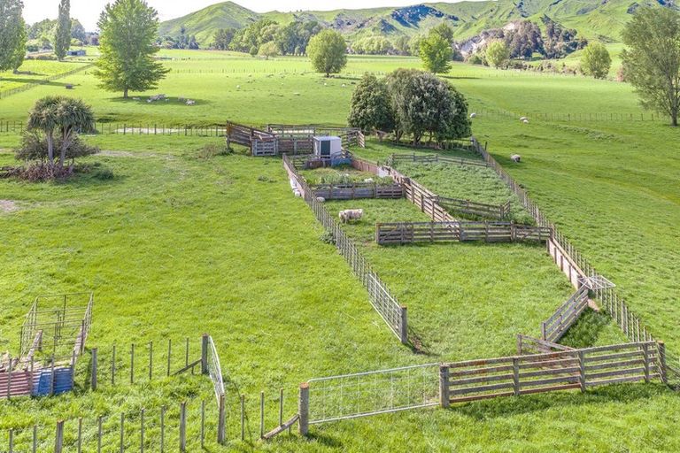 Photo of property in 7988 State Highway 1, Taihape, 4793