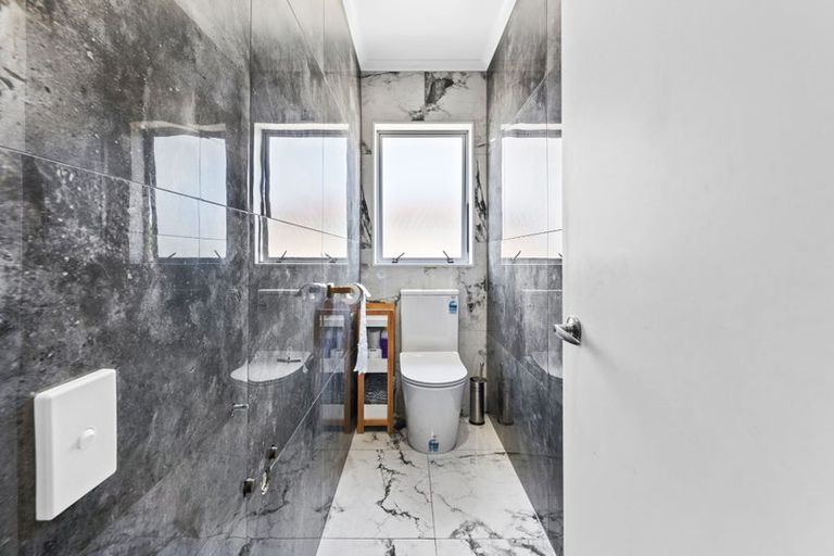 Photo of property in 17 Turnberry Drive, Wattle Downs, Auckland, 2103