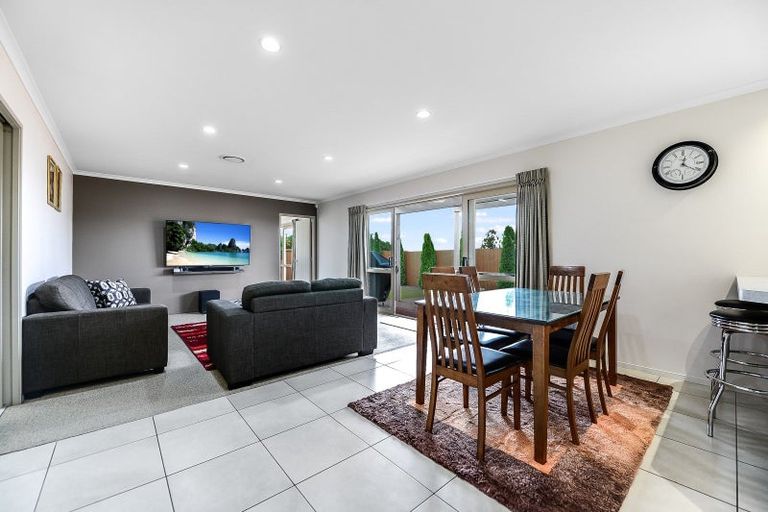 Photo of property in 21 Wiltshire Drive, Huntington, Hamilton, 3210