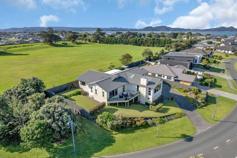 Photo of property in 28 Stace Hopper Drive, One Tree Point, 0118