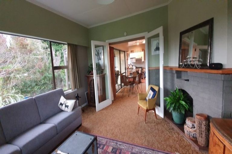 Photo of property in 28 Shakespeare Road, Bastia Hill, Whanganui, 4500