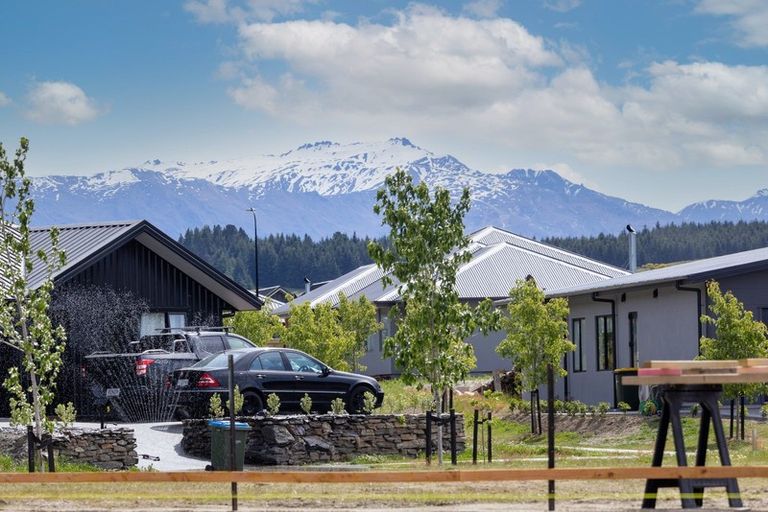 Photo of property in 6 Pounamu Avenue, Albert Town, Wanaka, 9305