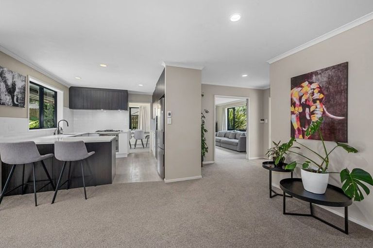 Photo of property in 56 Cabeleigh Drive, Helensville, 0800