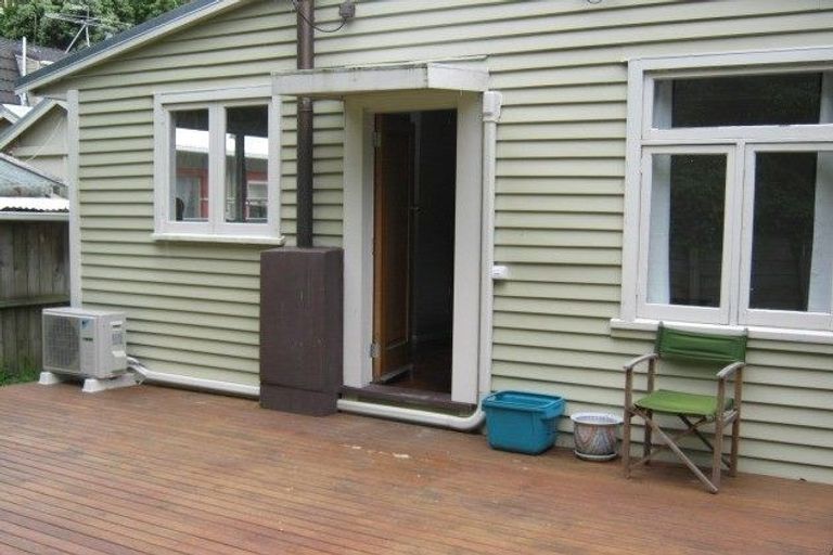 Photo of property in 21a Akatea Street, Berhampore, Wellington, 6023