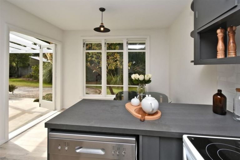 Photo of property in 27 Greenwood Close, Mairehau, Christchurch, 8013