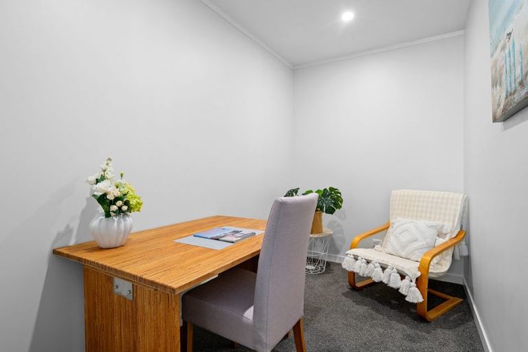 Photo of property in 98 Williams Street, Cambridge, 3434