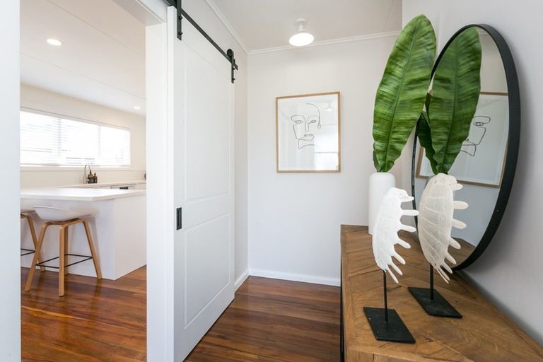 Photo of property in 9 Gardiner Place, Havelock North, 4130