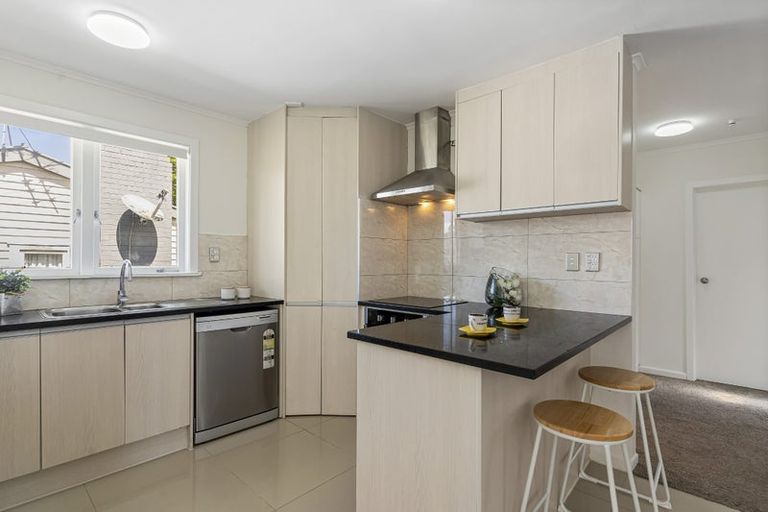 Photo of property in 69 Russell Road, Manurewa, Auckland, 2102