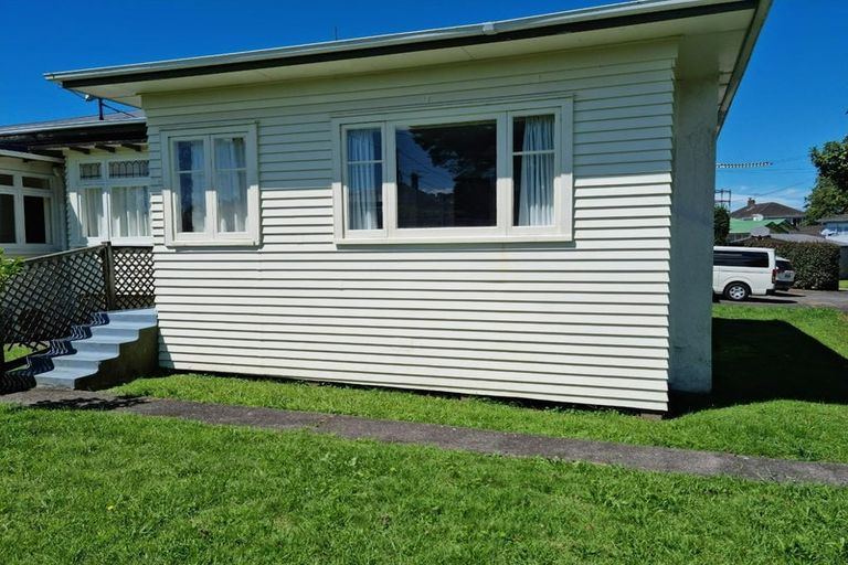Photo of property in 101 Namata Road, One Tree Hill, Auckland, 1061