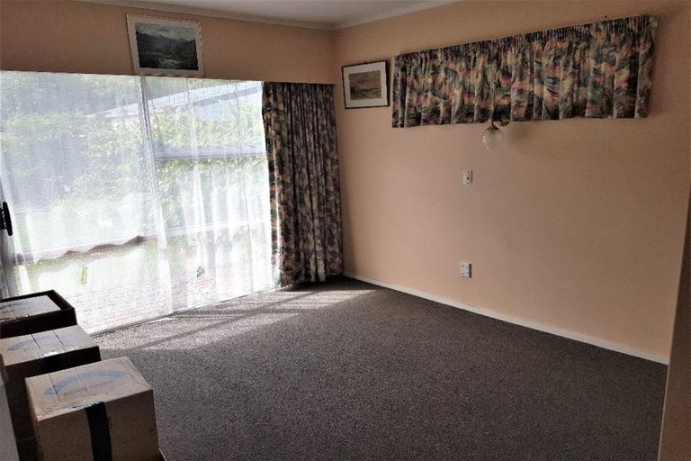 Photo of property in 53 Honi Taipua Street, Manakau, Levin, 5573