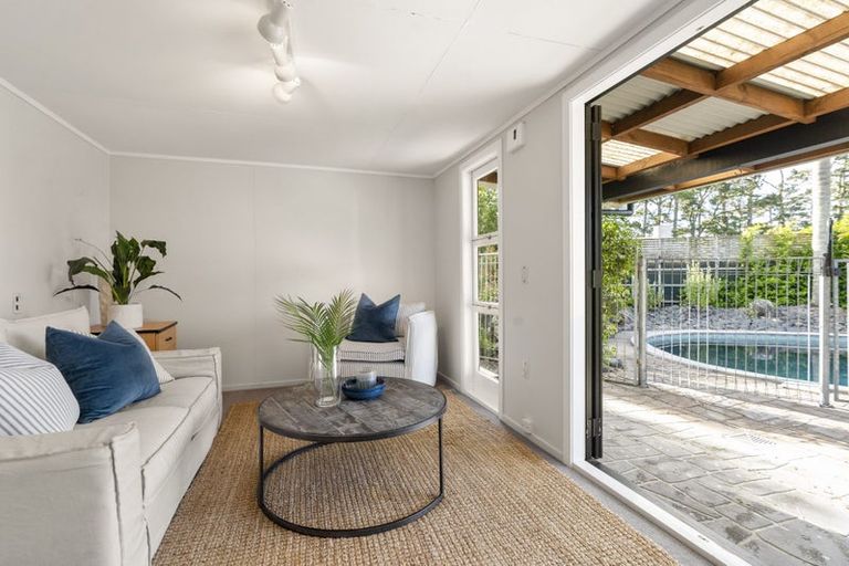 Photo of property in 97 Shaw Road, Oratia, Auckland, 0604