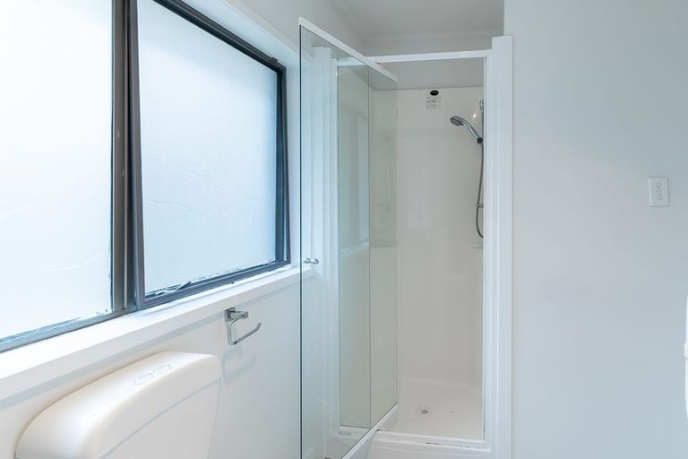 Photo of property in 20 Portsea Place, Chatswood, Auckland, 0626