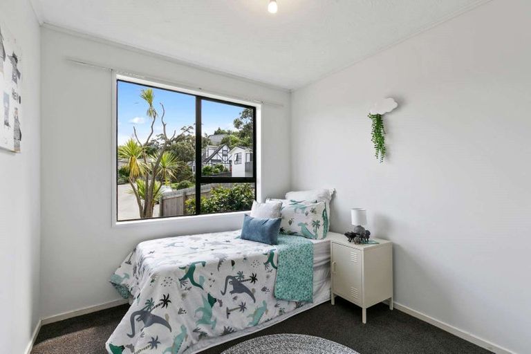 Photo of property in 36 Dominica Crescent, Grenada Village, Wellington, 6037