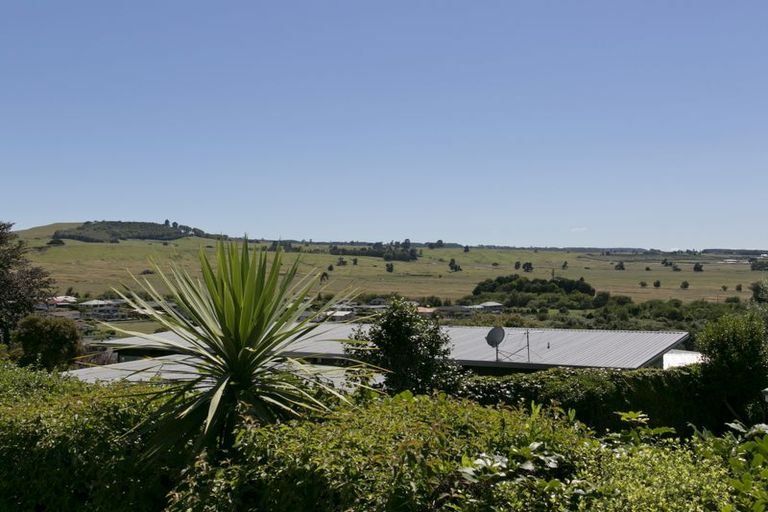Photo of property in 22 Scenic Heights, Acacia Bay, Taupo, 3330