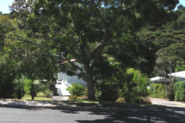 Photo of property in 70 Eskdale Road, Birkdale, Auckland, 0626
