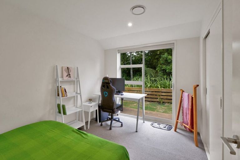 Photo of property in 16 Atutahi Street, Hurdon, New Plymouth, 4310