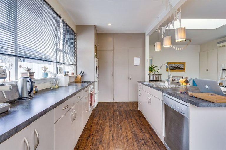 Photo of property in 119 Bowhill Road, New Brighton, Christchurch, 8083