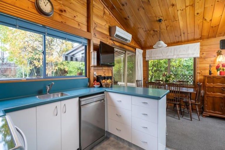 Photo of property in 14 Kereru Street, Two Mile Bay, Taupo, 3330
