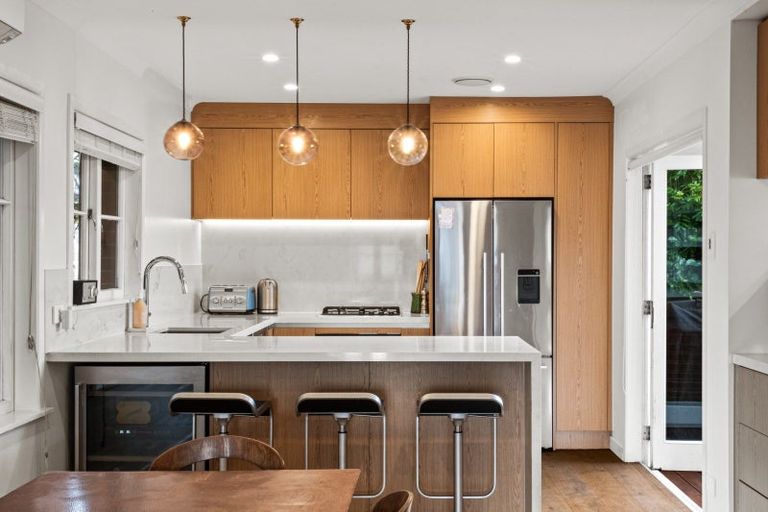 Photo of property in 4 Humariri Street, Point Chevalier, Auckland, 1022