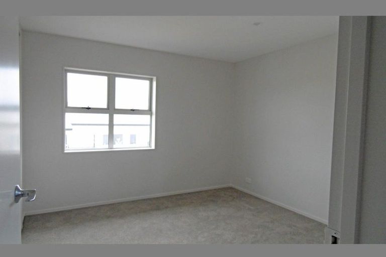 Photo of property in 24 Kaimanawa Road, Karaka, Papakura, 2113