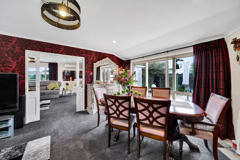 Photo of property in 24 Park Lane, Waitara, 4320