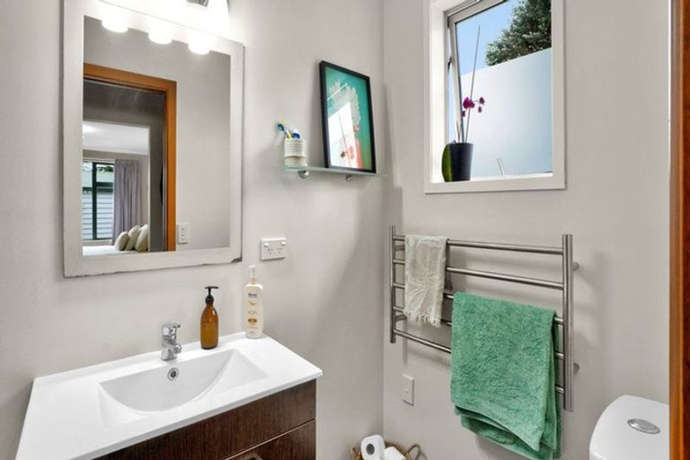 Photo of property in 8a Mahoe Street, Inglewood, 4330