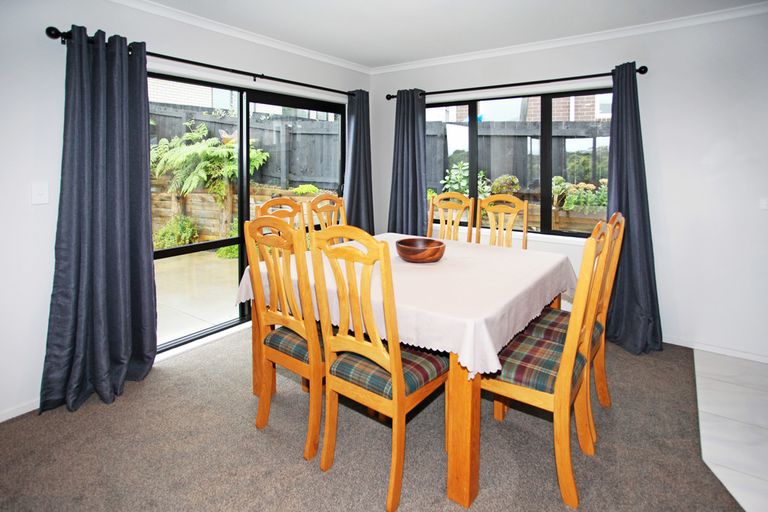 Photo of property in 24 Moira Drive, Tuakau, 2121