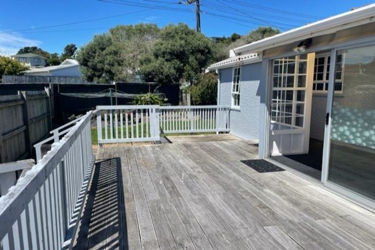 Photo of property in 23 Queens Road, Glen Avon, New Plymouth, 4312