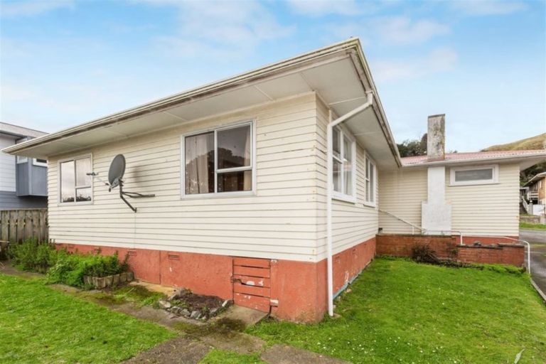 Photo of property in 57 Arahura Crescent, Waitangirua, Porirua, 5024