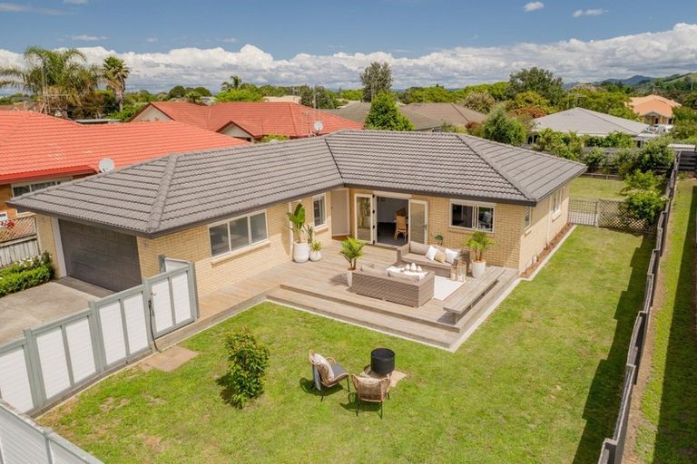 Photo of property in 31 Dalton Drive, Papamoa Beach, Papamoa, 3118