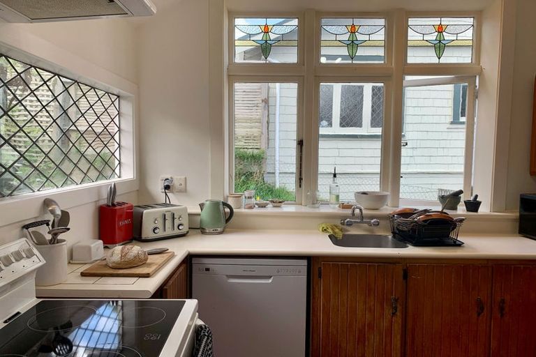 Photo of property in 29 Tirohanga Road, Tirohanga, Lower Hutt, 5010