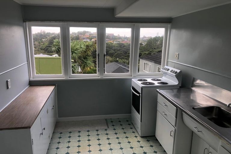 Photo of property in 51 Onewa Road, Northcote, Auckland, 0627