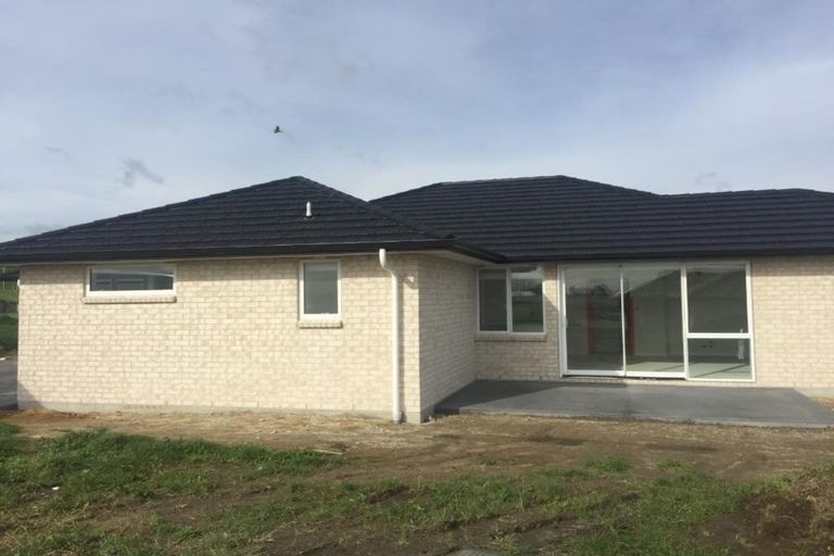 Photo of property in 12 Anglers Way, Omokoroa, 3114