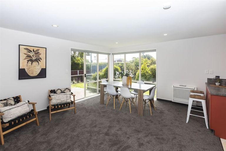 Photo of property in 2 Rosefield Lane, Northcote, Christchurch, 8052