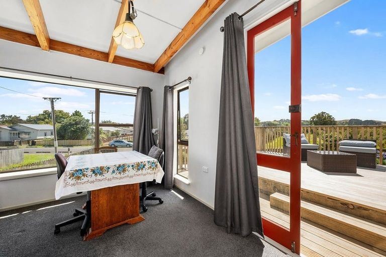 Photo of property in 28a Te Moau Avenue, Parakai, 0830