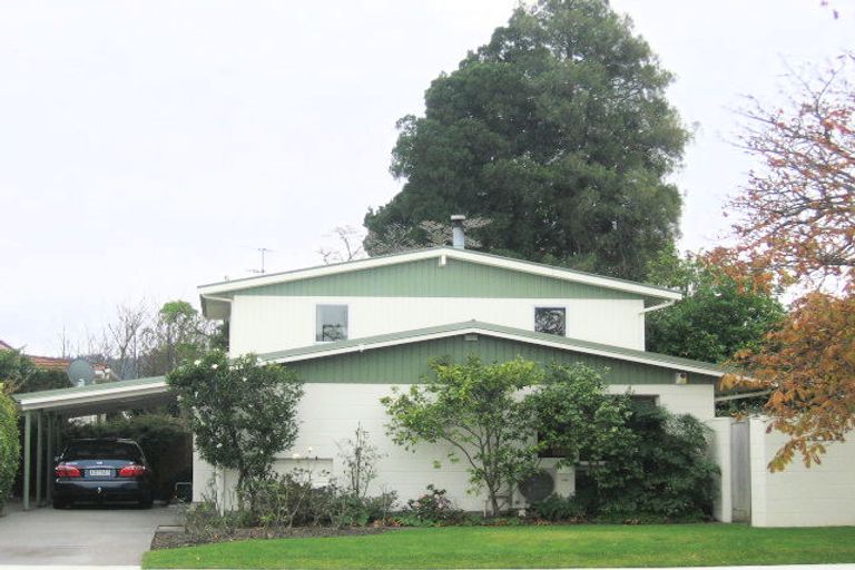 Photo of property in 2 Bowling Road, Greenmeadows, Napier, 4112