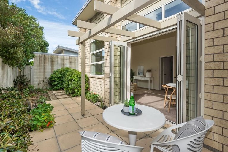 Photo of property in 4/43 Main Road, Redcliffs, Christchurch, 8081