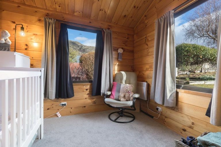 Photo of property in 10 Remarkables Crescent, Frankton, Queenstown, 9300