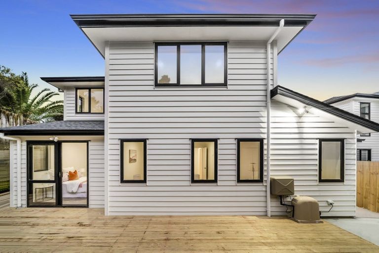 Photo of property in 11 Tawapou Close, Massey, Auckland, 0614