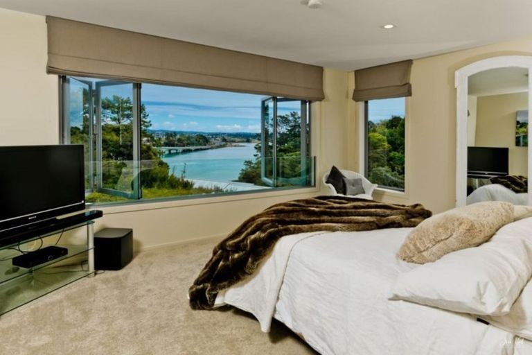 Photo of property in 10 Remu Place, Greenhithe, Auckland, 0632