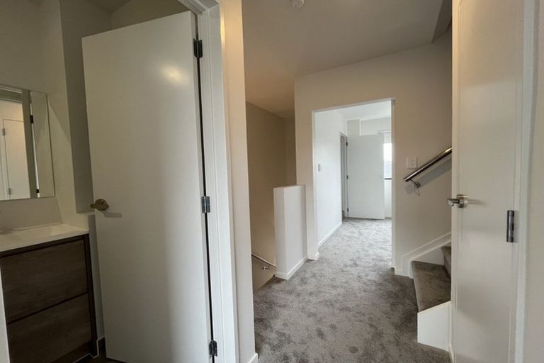 Photo of property in 7 Paetai Lane, Te Atatu Peninsula, Auckland, 0610