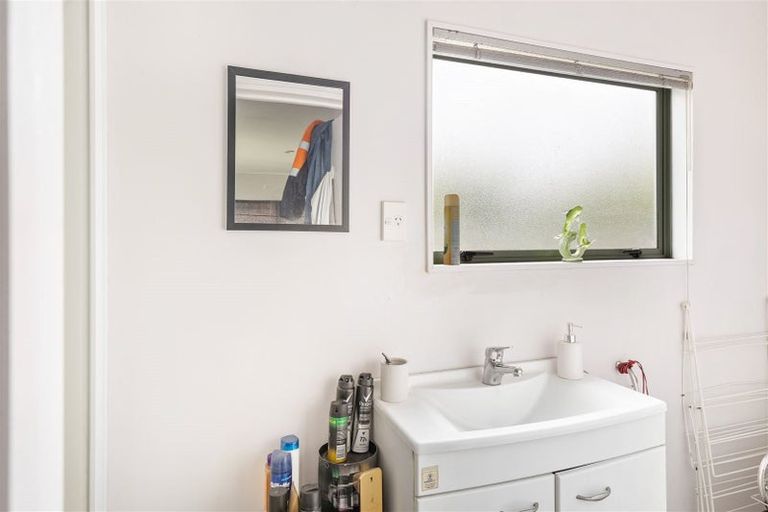 Photo of property in 6 Carbine Place, Sockburn, Christchurch, 8042