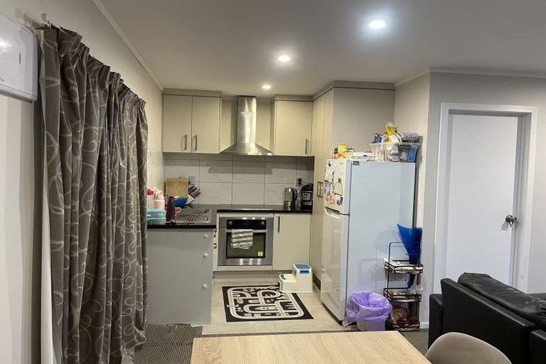 Photo of property in 2 Cranberry Place, Bucklands Beach, Auckland, 2012