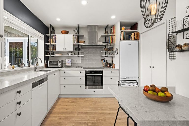 Photo of property in 2a Busby Hill, Havelock North, 4130