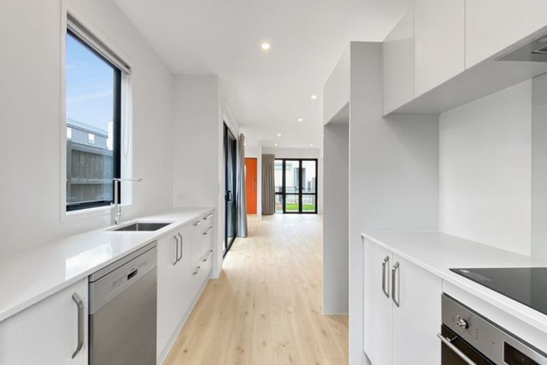 Photo of property in 17b Cessna Crescent, Mangere, Auckland, 2022