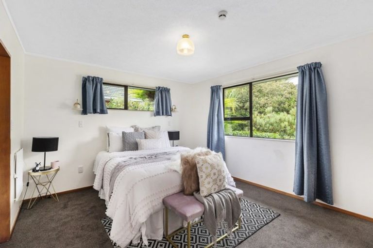 Photo of property in 33 Shackle Lane, Whitby, Porirua, 5024