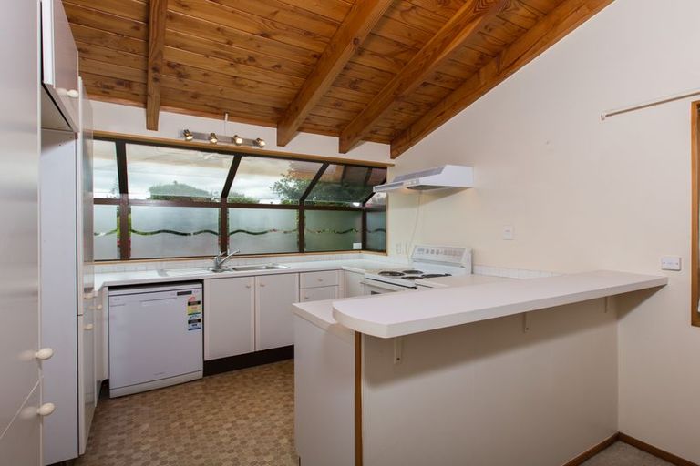 Photo of property in 162 View Road, Sunnyvale, Auckland, 0612