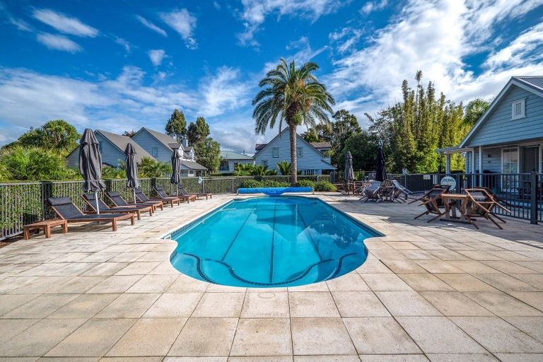 Photo of property in 16 Chapel Street, Russell, 0202